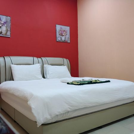 Hotel Puteri Miqaila Seri Iskandar Exterior foto