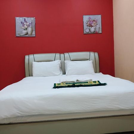 Hotel Puteri Miqaila Seri Iskandar Exterior foto