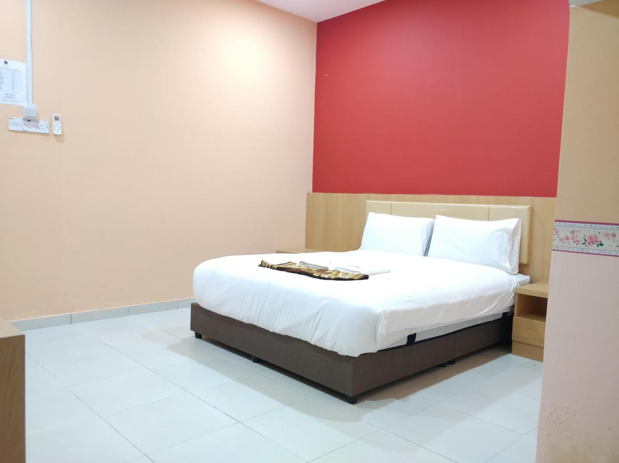 Hotel Puteri Miqaila Seri Iskandar Exterior foto