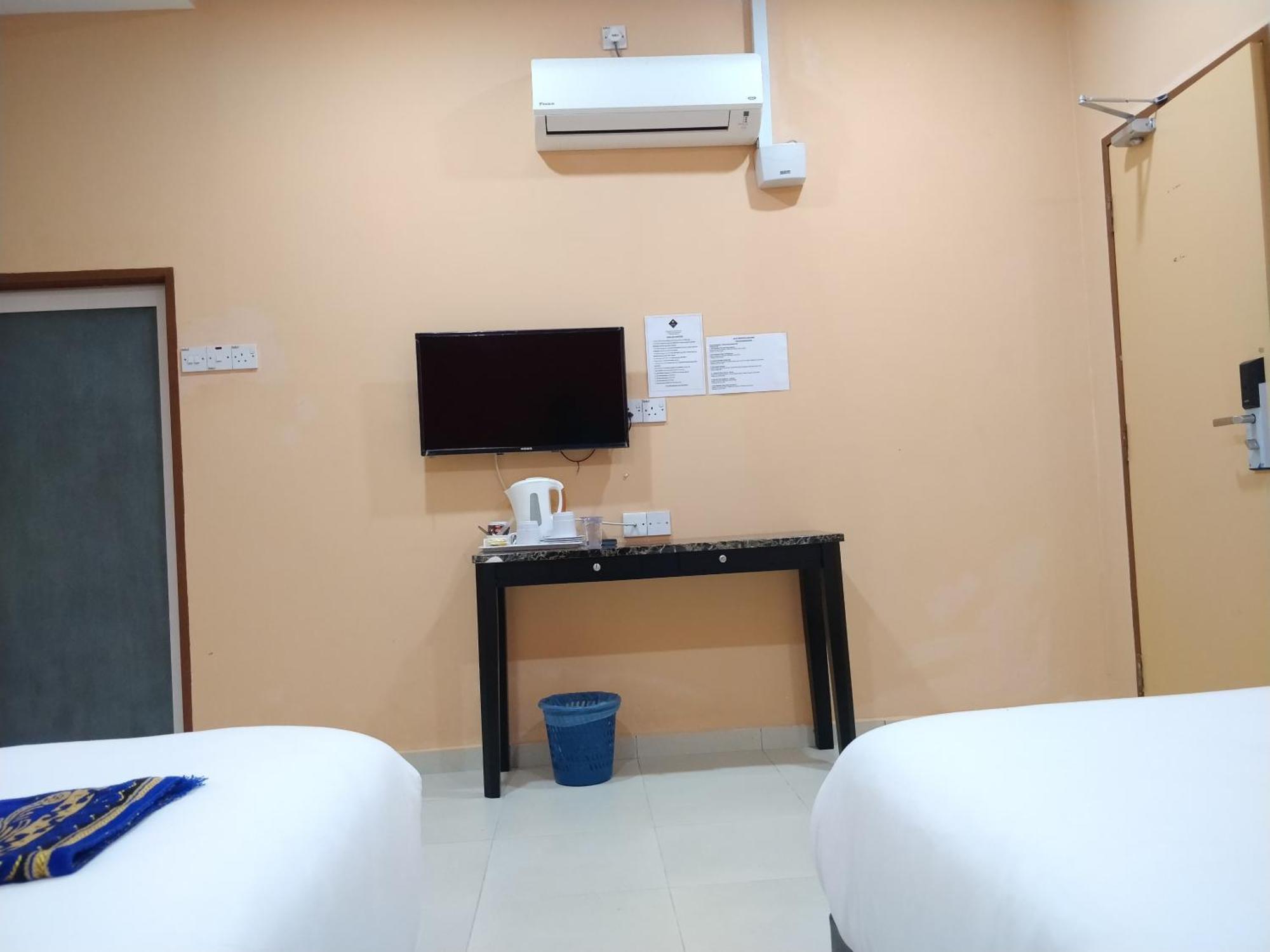 Hotel Puteri Miqaila Seri Iskandar Exterior foto