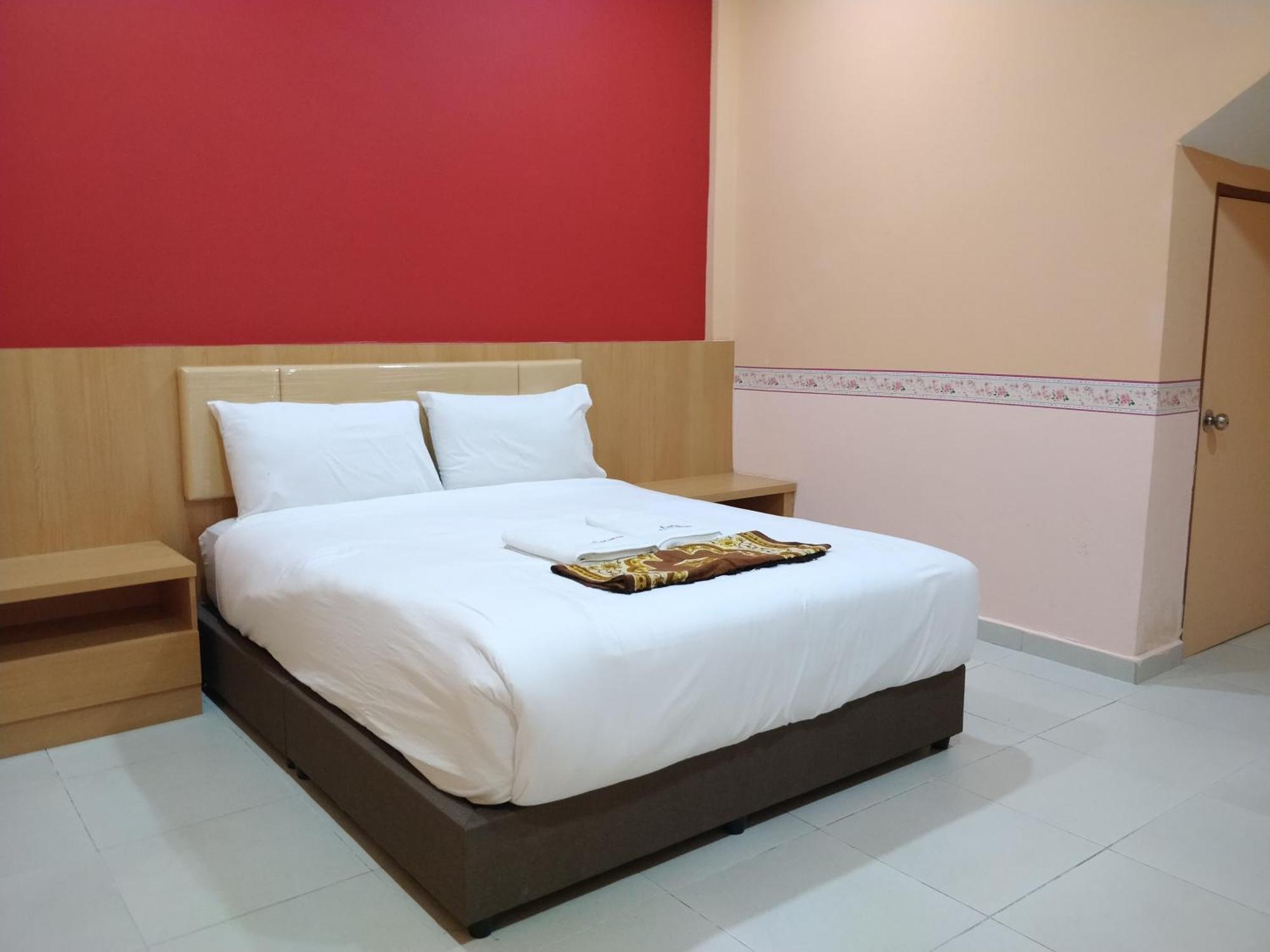 Hotel Puteri Miqaila Seri Iskandar Exterior foto